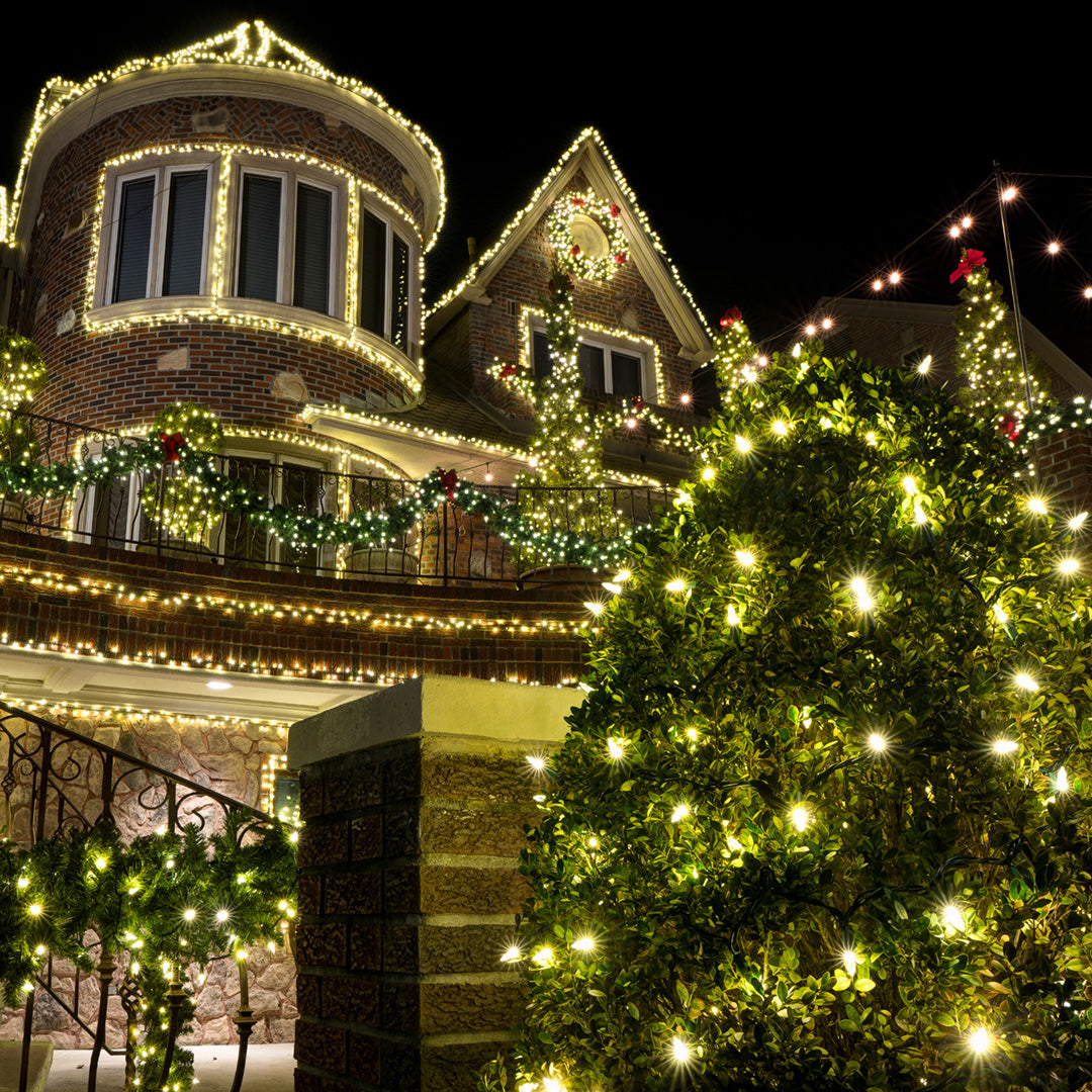 The Magic of Christmas Lights: Decorating Tips for a Dazzling Display